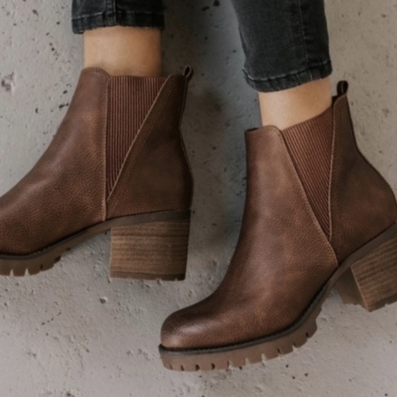 Beautiful booties leather - Picture 15 of 15